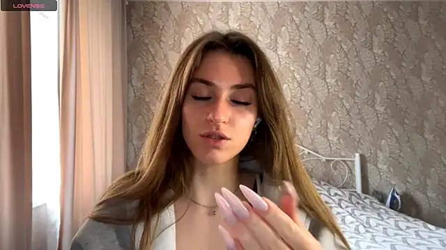 miainheat online show from September 17, 9:29 am