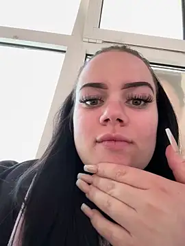 Shellybttn online show from April 2, 9:40 am