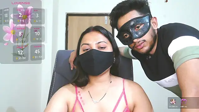 SassyWildCouple online show from February 6, 7:39 pm