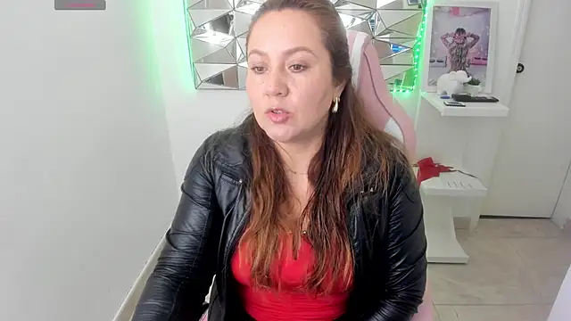 Snapshot of camixxx_m chatting on October 13, 12:19 pm camixxx m online show from October 13, 12:19 pm