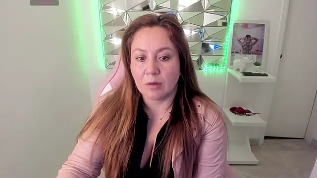 Snapshot of camixxx_m chatting on October 15, 1:03 pm camixxx m online show from October 15, 1:03 pm