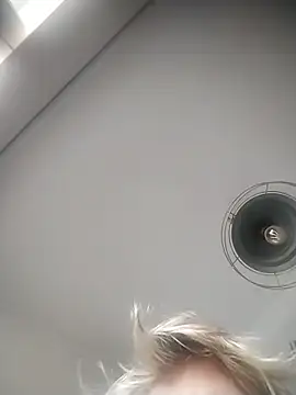 sarahpearlx online show from November 15, 3:35 pm