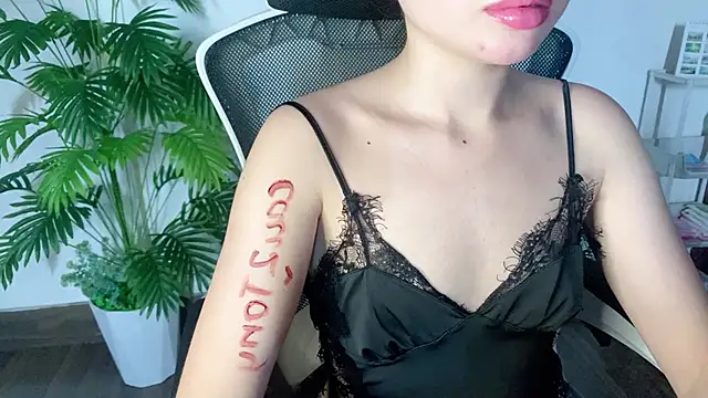 LiLi Sweetie online show from September 19, 4:33 am