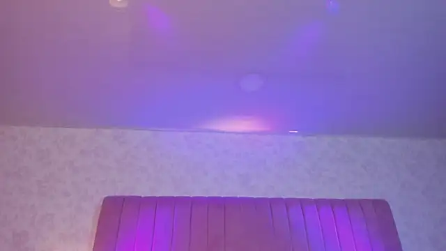 Snapshot of ZoeBenneti chatting on October 3, 4:28 am ZoeBenneti online show from October 3, 4:28 am