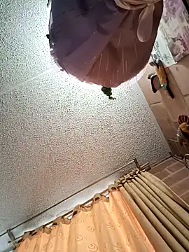 Snapshot of ZoeBenneti chatting on October 8, 9:19 pm ZoeBenneti online show from October 8, 9:19 pm