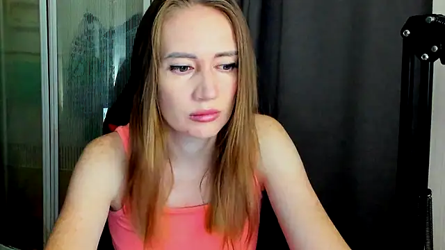 JessFoxxx online show from July 14, 3:11 am