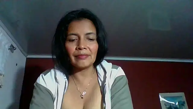 Snapshot of DianaOchoa_ chatting on October 15, 4:48 am DianaOchoa online show from October 15, 4:48 am