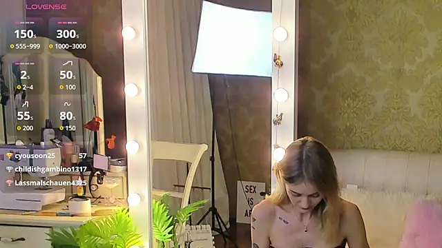 RosieBlossom online show from November 19, 6:52 pm