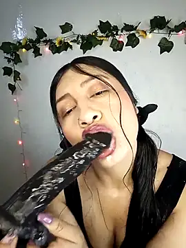 lunna 07 online show from March 10, 3:49 pm