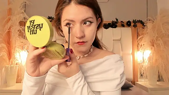 Daphne And Roger online show from November 20, 11:44 am