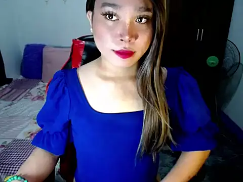Snapshot of Urassiansweetcummer chatting on October 10, 2:00 pm Urassiansweetcummer online show from October 10, 2:00 pm