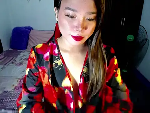 Urassiansweetcummer online show from October 29, 2:05 am