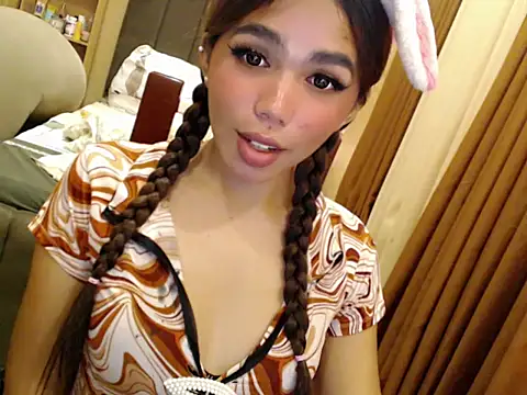 urswtasian chesca online show from June 3, 4:45 pm