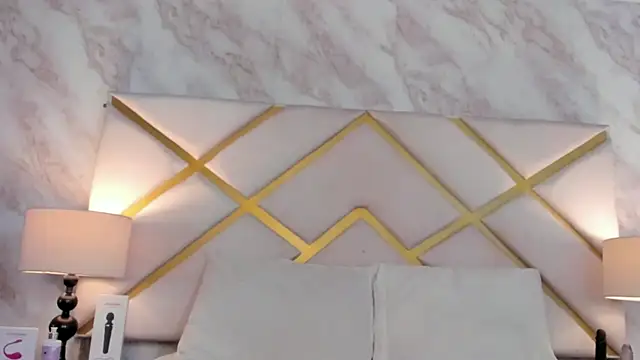 LorenBeiker- online show from December 15, 11:37 am