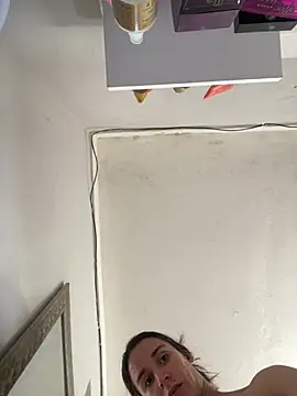 Isabelaa  online show from July 14, 4:33 pm