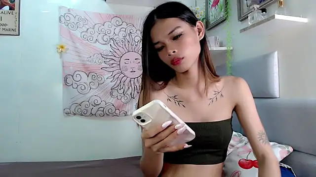 Snapshot of itsmekyrie chatting on October 19, 1:13 pm itsmekyrie online show from October 19, 1:13 pm