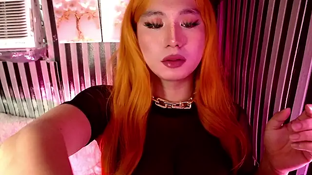UrhotlucyTS online show from July 29, 6:24 am