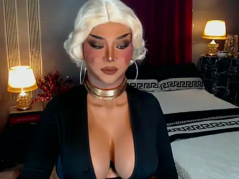 xAuroraRobinsx online show from October 8, 2:32 pm