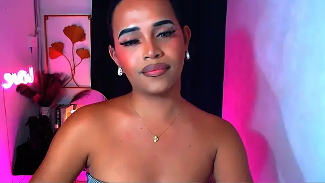 Lorainnelustts online show from March 24, 2:44 pm
