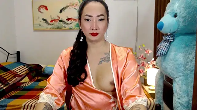 Snapshot of LovelyQueen69 chatting on September 18, 9:30 am LovelyQueen69 online show from September 18, 9:30 am