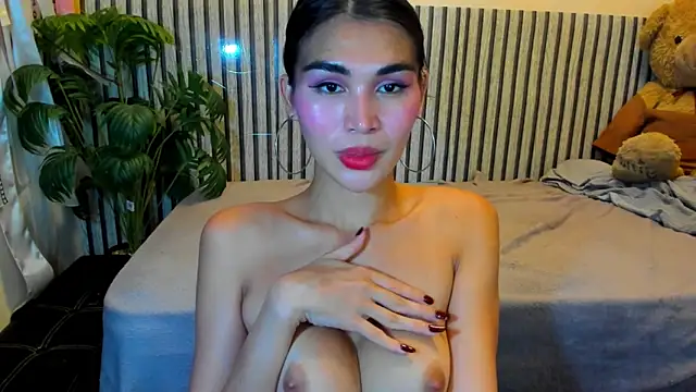 Ms Monica online show from May 11, 3:18 pm