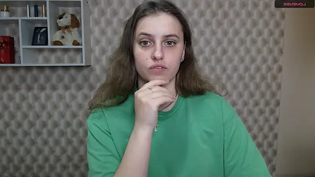 AmandaDimond  online show from April 18, 1:57 pm