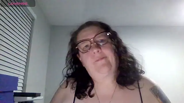 emberlynnix online show from July 22, 5:08 am