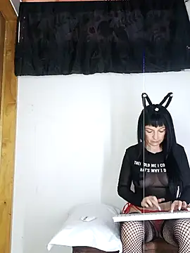 angierot2025 online show from April 8, 9:39 pm