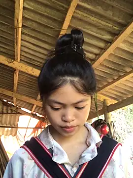 Snapshot of Thy00__ chatting on October 9, 7:23 am Thy00 online show from October 9, 7:23 am