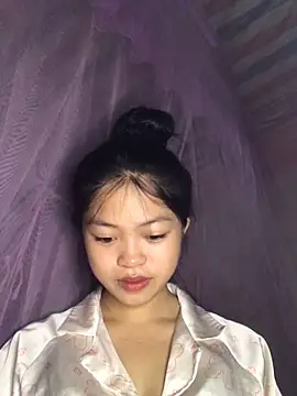 Snapshot of Thy00__ chatting on September 23, 10:02 am Thy00 online show from September 23, 10:02 am