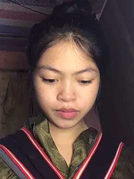 Snapshot of Thy00__ chatting on October 14, 9:34 am Thy00 online show from October 14, 9:34 am