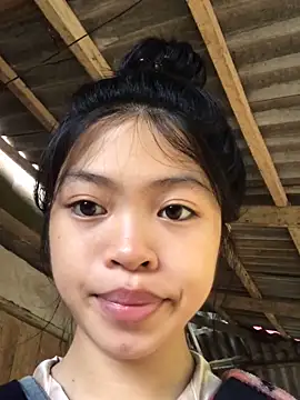 Snapshot of Thy00__ chatting on October 6, 9:04 am Thy00 online show from October 6, 9:04 am