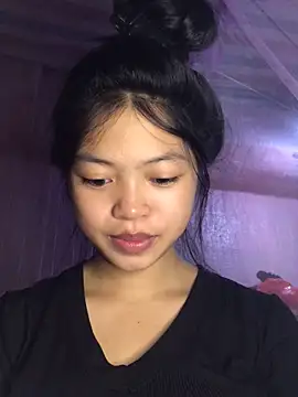 Snapshot of Thy00__ chatting on October 4, 8:20 am Thy00 online show from October 4, 8:20 am