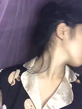 Snapshot of Thy00__ chatting on October 10, 2:33 pm Thy00 online show from October 10, 2:33 pm