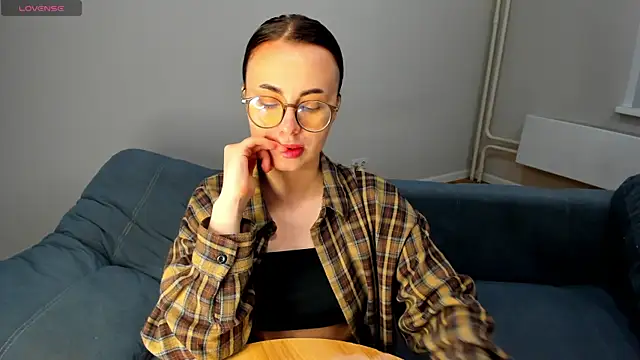 MewStella online show from May 30, 3:31 pm