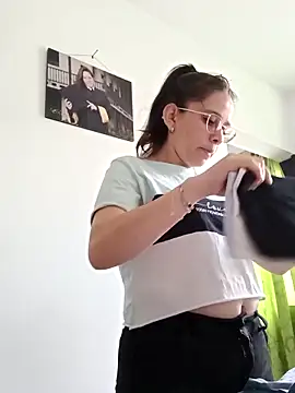 Isabella5 Brown  online show from October 21, 8:13 pm