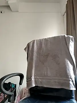 luv johrrra online show from December 5, 8:48 am