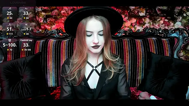 Snapshot of EllieMori chatting on October 23, 8:59 pm EllieMori online show from October 23, 8:59 pm