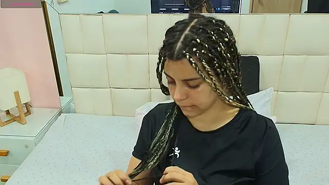 gisell gomez online show from December 2, 12:40 pm