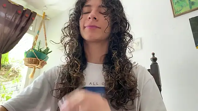 camille delrey online show from December 18, 4:34 pm