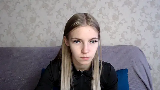 HitGyrl online show from November 16, 8:16 am