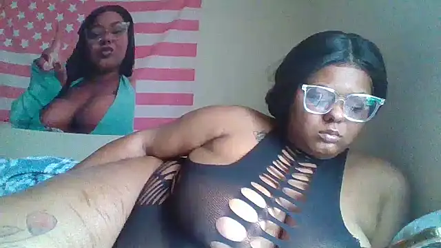 TharealBunn online show from April 10, 6:14 pm