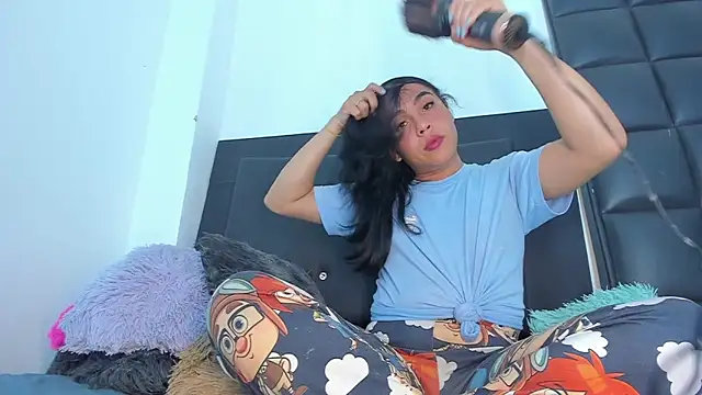 Adrianna Arias online show from February 28, 4:12 am