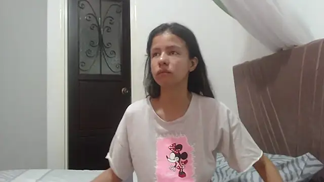 nathaly jones  online show from April 8, 12:40 pm