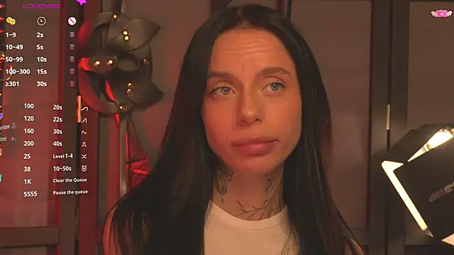 Snapshot of livia_starwars chatting on October 15, 10:01 pm livia starwars online show from October 15, 10:01 pm