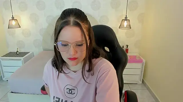 GIANAMILLER6 online show from November 4, 12:21 pm