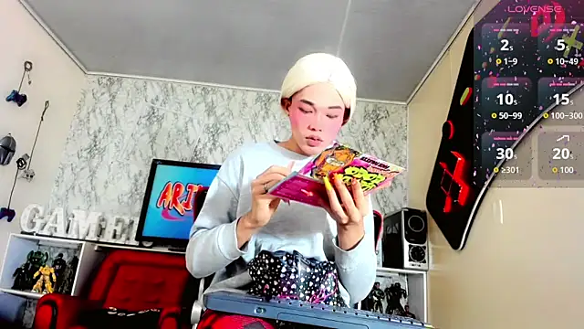 Madison Mujica online show from October 25, 11:29 am