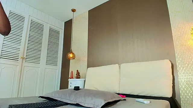 Tiifany Baker online show from January 15, 8:15 pm