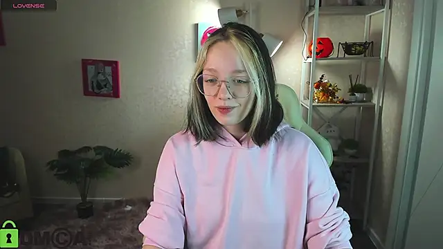 R0cket bunny online show from November 14, 1:16 am