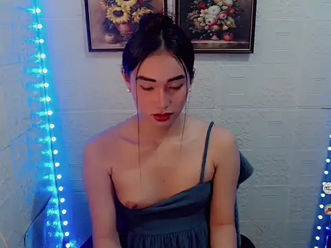 lovelysassy online show from November 1, 2:54 pm